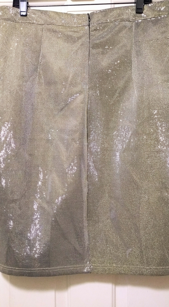 ✨ HOST PICK ✨ Stunning Metallic Slit Skirt - Picture 3 of 16